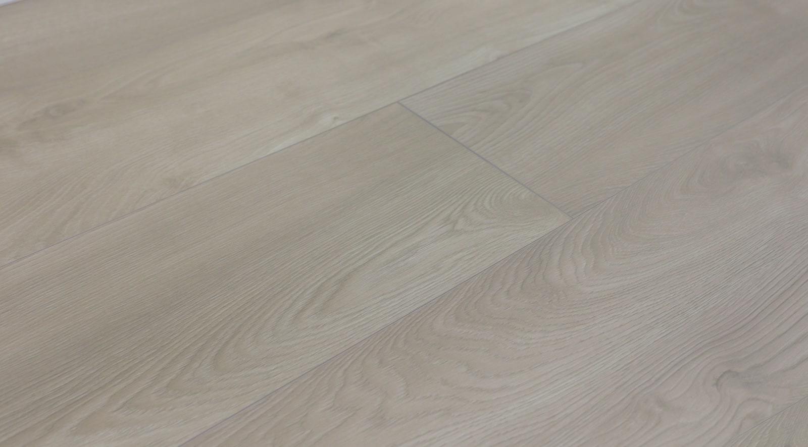 Pavimento laminato Mammut Plus 4752 Makro Oak Light